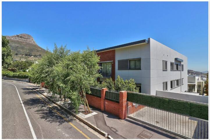 Amber place luxury apartment gallery image 3