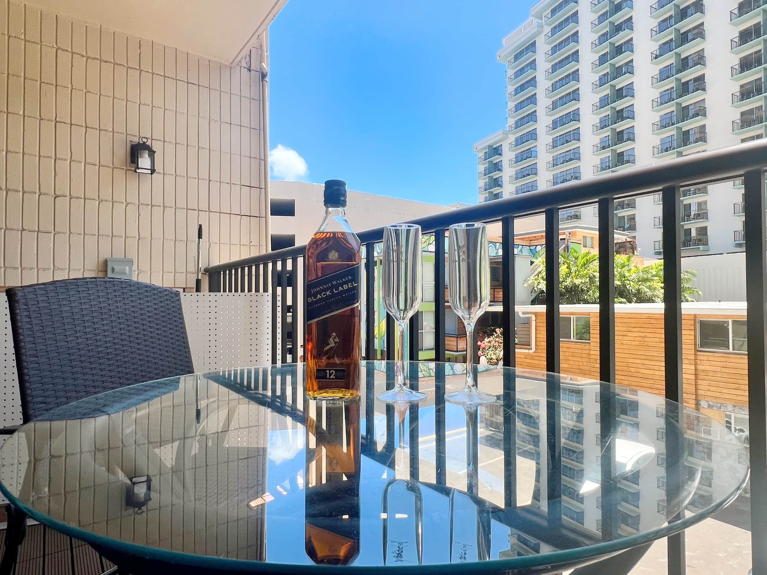 Newly Renovated Apt in Waikiki-Free Parking - Image 20