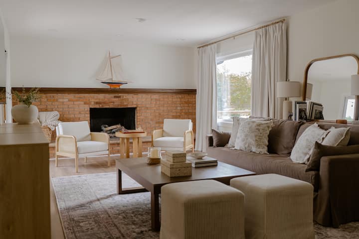 Hot Tub + Game Room | King Beds | Sleeps 10 - Lake Michigan Beach, MI