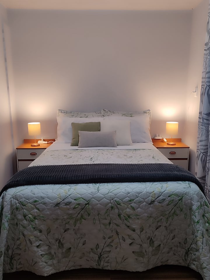 Double bedroom with full linen.