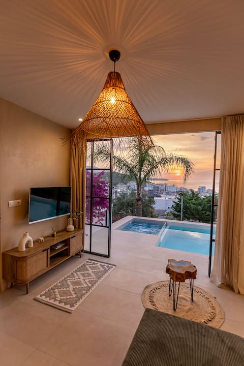 Ksamil Villa with Private Pool & Jacuzzi – Serein