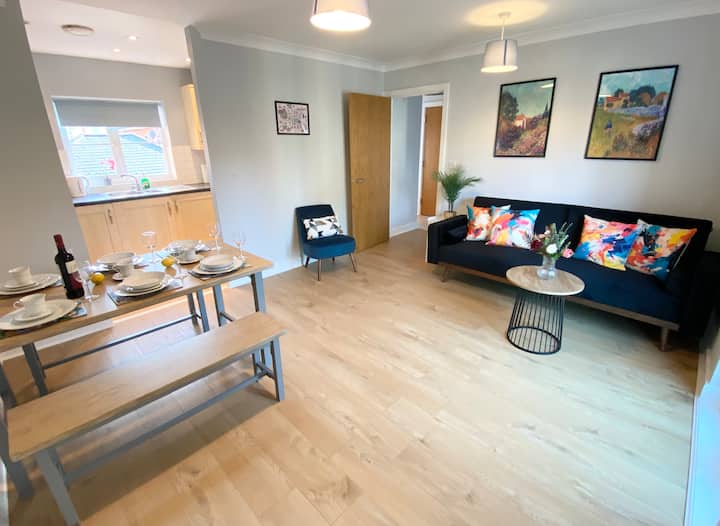 Redhill 2 Bedroom Coach House - Redhill