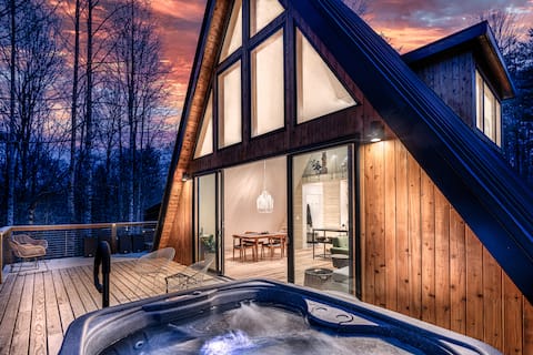 Architect-Designed 6-Acre Retreat