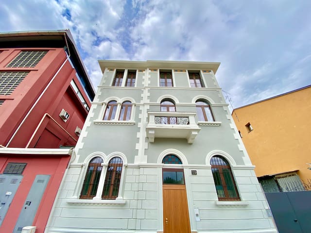 [Palazzo a 10 minuti dal centro]17 posti letto