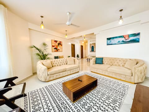 Seaview Penthouse7 Rooftop Pool, AC, Lift, Ensuite