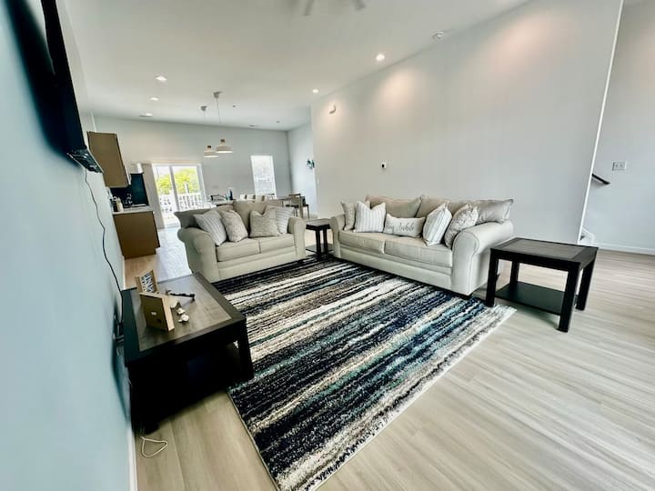 Gina’s Square Beach Homes Unit B - Ocean City, MD
