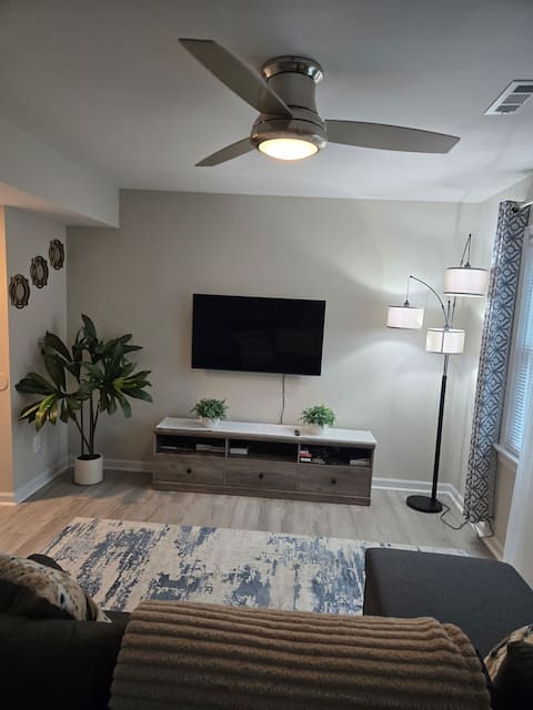 Cozy Fredericksburg Townhouse