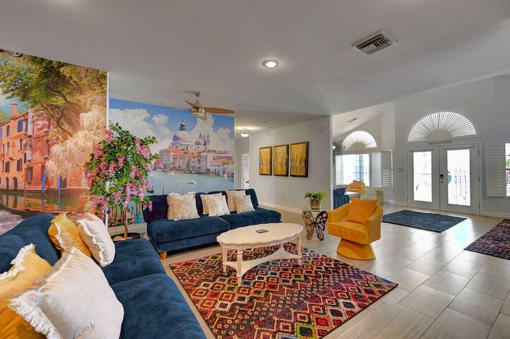 Vegas*5 BD Estate*Luxury*Pool*Spa &Game Room gallery image 2