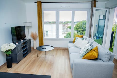 Cozy home near Olympic venues.