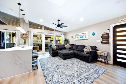 Modern 2BR near American River — fire pit & patio