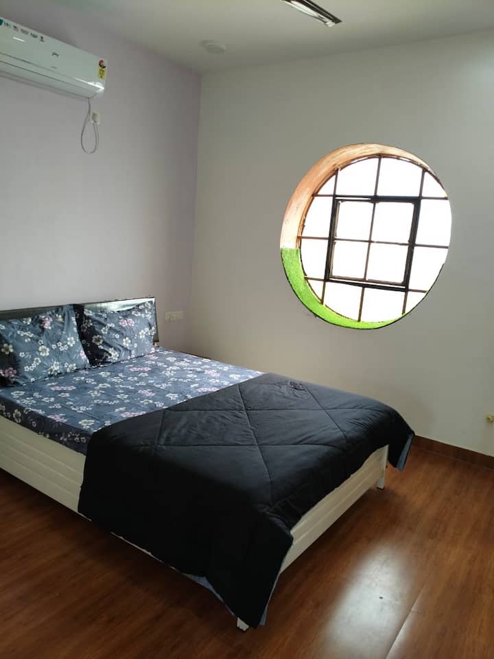 საძინებელი 1