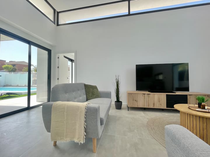 Private Pool / 5 Bedrooms / 4 Baths - Murcia