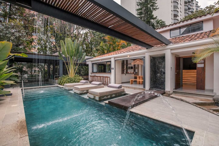 Provenza Villa With Club And Pool - Medellín