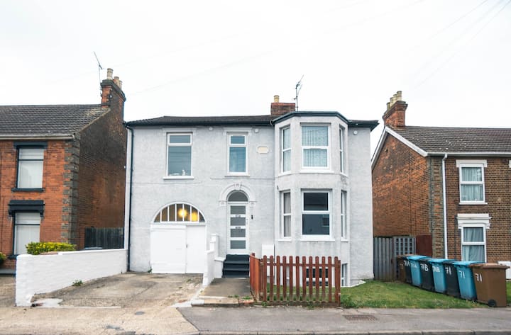 Spacious House In Ipswich - Ipswich