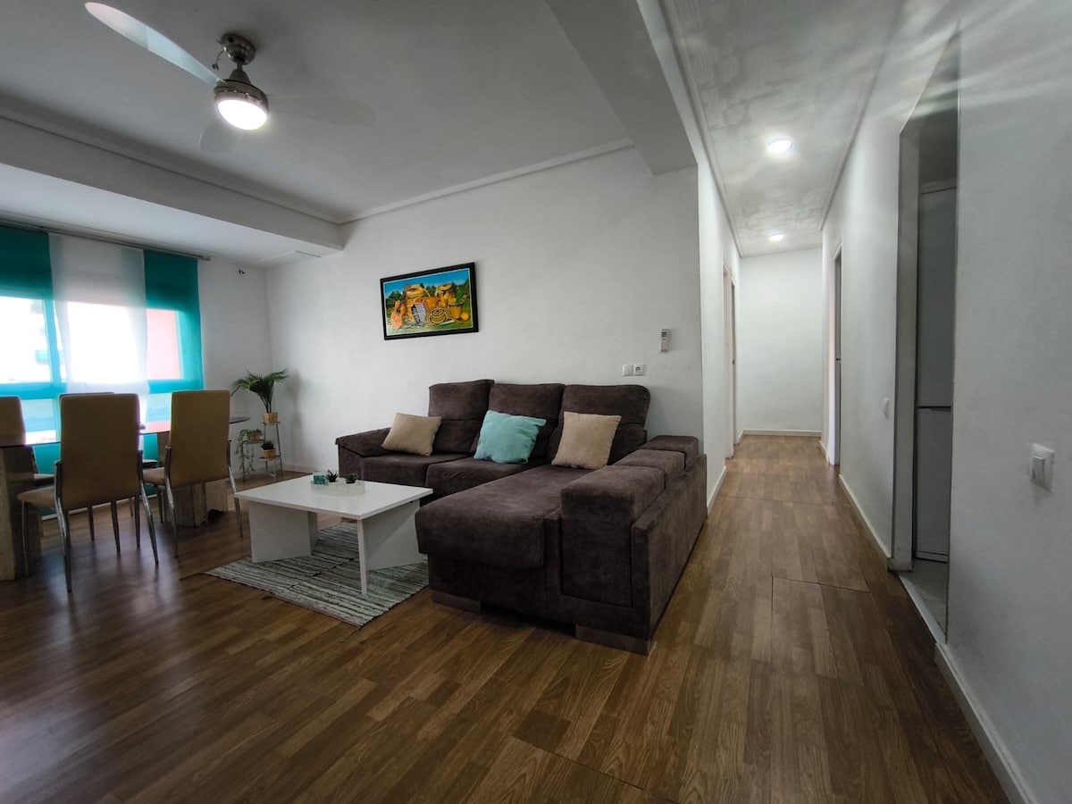 Top performing Airbnb: Family apartment in Valencia in Benicalap