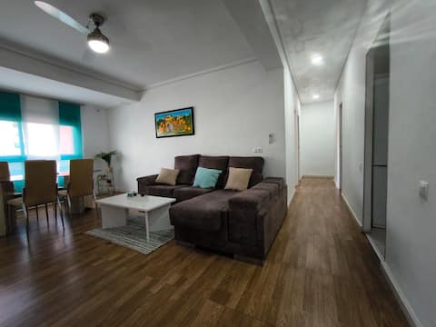 Airbnb con mejor rendimiento: Family apartment in Valencia en Benicalap
