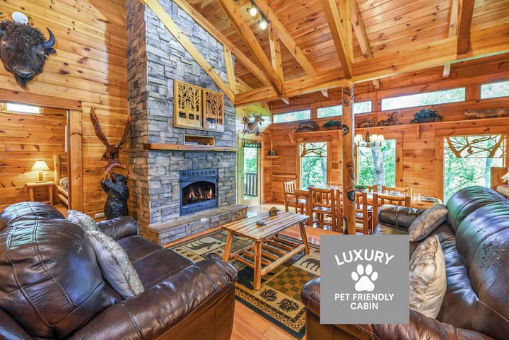 Luxury Cabin 4 King Beds Jacuzzi In Each Room - Gatlinburg, TN