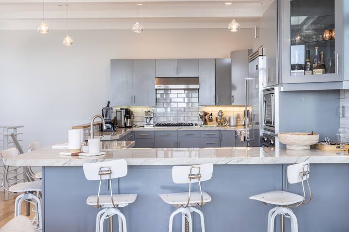 Ocean-View Luxury Beach Home – Walk 2 Beach & Park gallery image 4