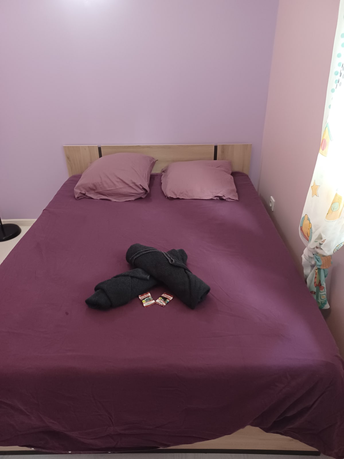 غرفة نوم - سرير مزدوج 140. البياضات المقدمة – المناشف فقط للضيوف المسافرين في Vélodyssée وسانت جاك دي كومبوستيلا