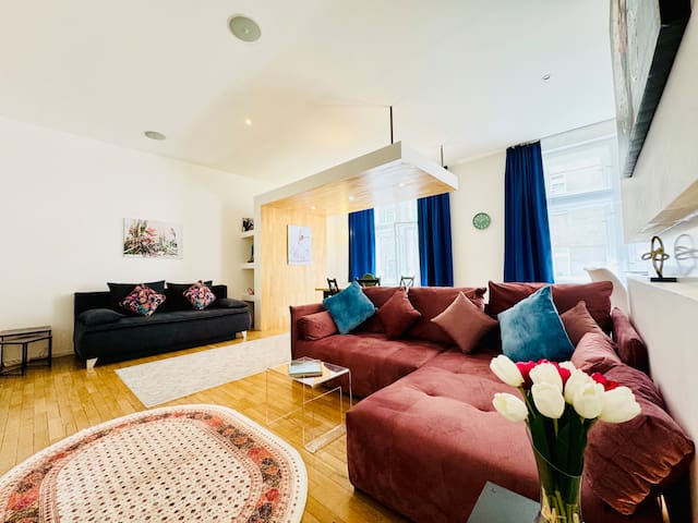 Modern Charm 2-Bedroom Old Town Apartment