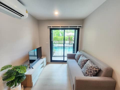 1BR Pool Access near DMK Airport, Shuttle to BTS