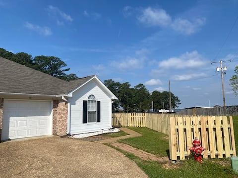Home next to R Barnett Reservoir!