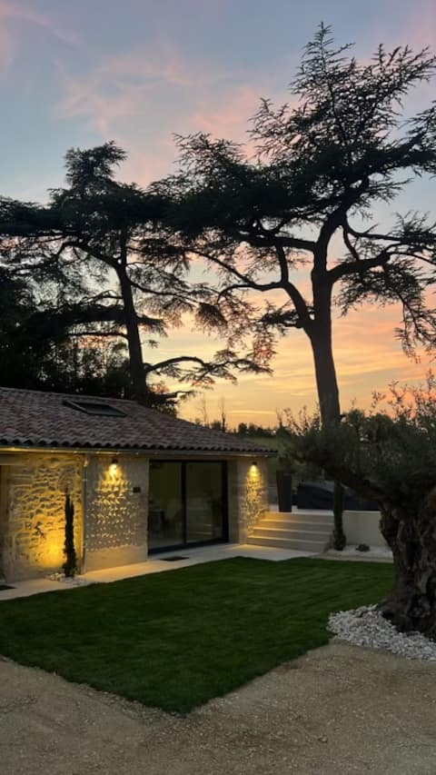 Bella Vista cottage with pool and large terrace