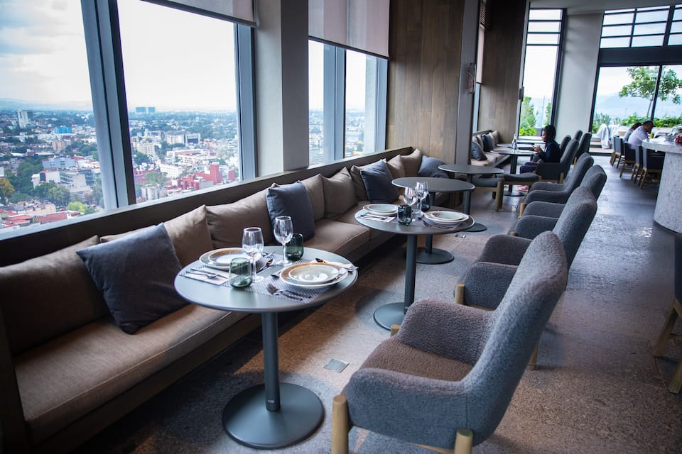 Modern stay at Bgrand — pool, gym & security — photo 4
