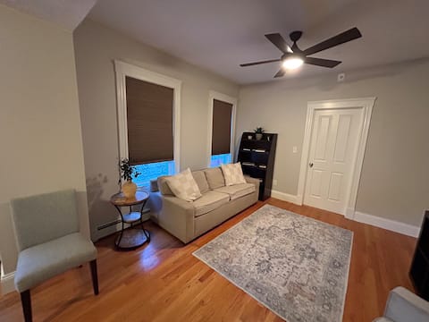 Successful Airbnb property: M.I.T. * Harvard * The Cambridgeport on Putnam in Cambridge