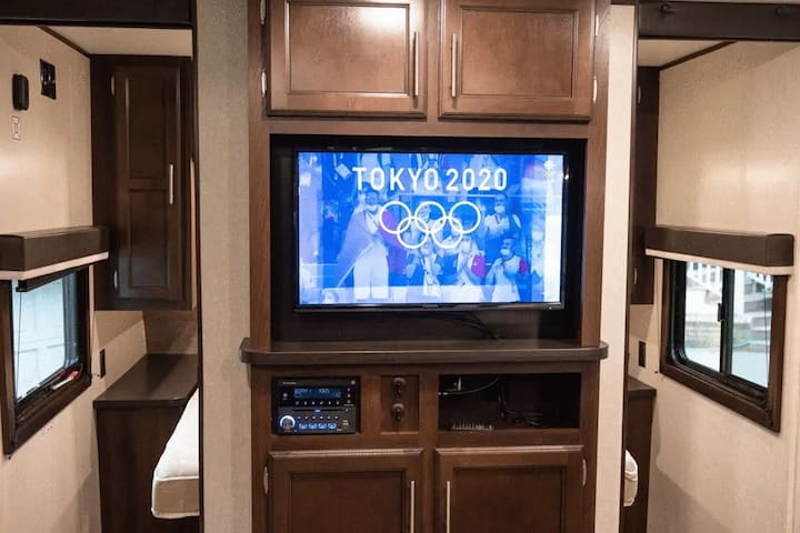 Farm And Rv Cozy Suites | 2 Suites | Sleep 6 - Surrey