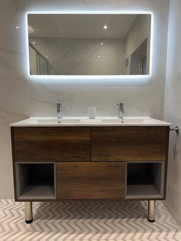 Great Location for City Exploration great reviews! gallery image 5