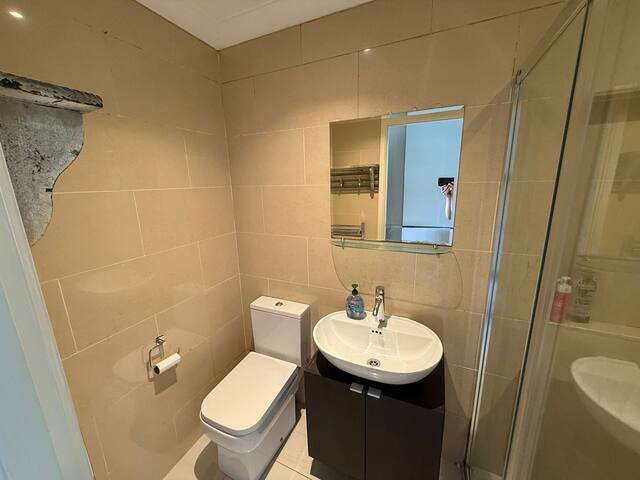 Great Location for City Exploration great reviews! gallery image 4