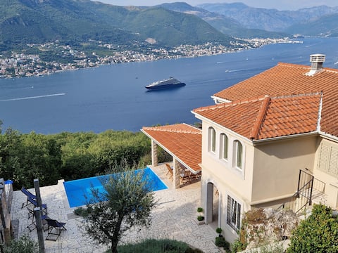 Villa with fantastic view