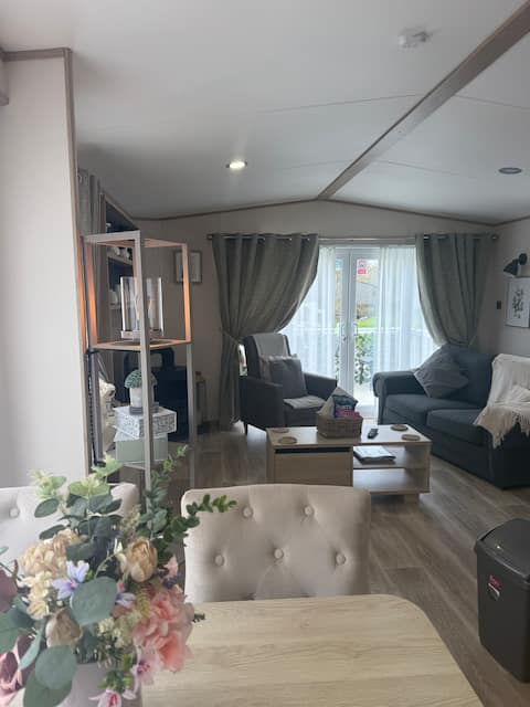 Popular Airbnb listing: Chrystall Caravan; with OWN HOT TUB in Tattershall
