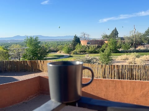 7BR Retreat w/ gated parking Views & Near Old Town