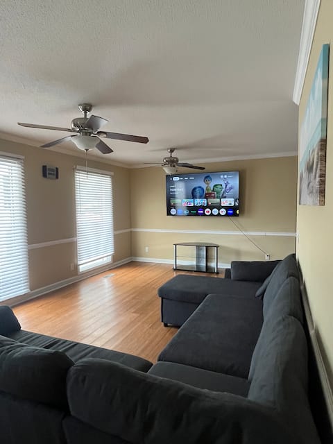 4BR private, quiet, central,safe,remodeled Duplex