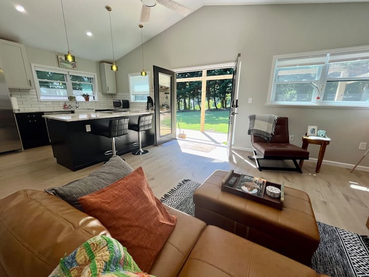 *New* Private Gem In Avl! - Asheville, NC