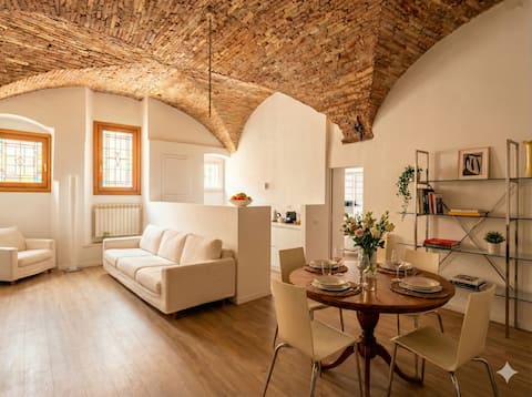 Annuncio Airbnb popolare: Le Volte, Charm and History in the historic center a Assisi
