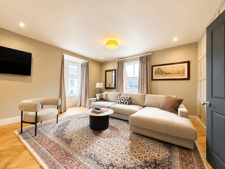 Romeo’s Arch | Heart Of Town, Parking, Sleeps 6 - Stratford-upon-Avon