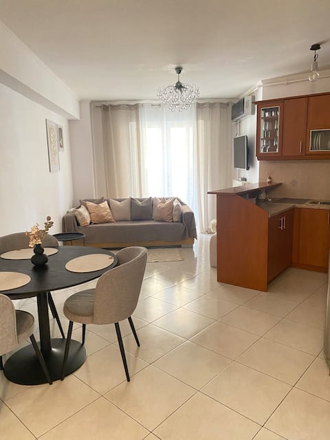 Top Airbnb: Cozy home in Δήμος Πειραιώς
