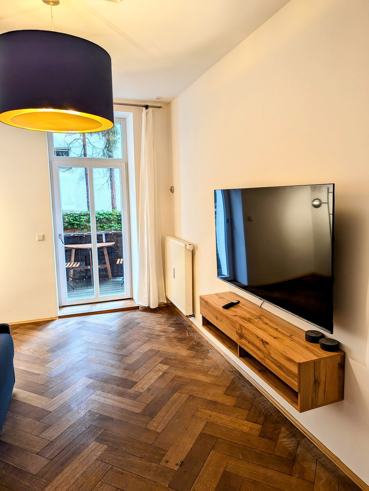 Top Airbnb: Central, charming Apartment with outdoor Space in St. Vinzenz