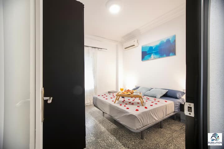 Chumba cha kulala chenye nafasi kubwa na chenye starehe ️