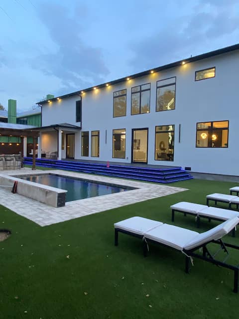 Stunning Dallas Mansion - Luxurious, Spacious, New