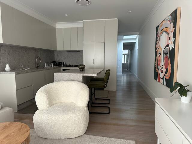 Stylish Balmain workers cottage