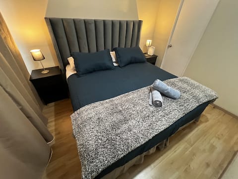 Apartment in front of the Racecourse and steps from the metro