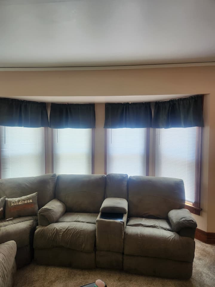 A Cozy Modern Get Away - Brookfield, WI