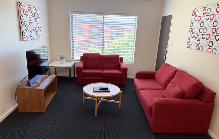 2 Bedroom Dlx Queen Apartment- Parkview Motor Inn - Wangaratta Railway Station