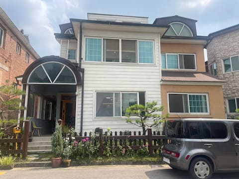 Kachiul Rural Village Stay

During your stay, so that it can be a full day!.

2 minutes walk from Ka