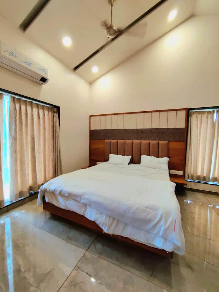 Meyome, Igatpuri Shirole Farm - Igatpuri