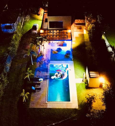 Beautiful estate with a pool and river